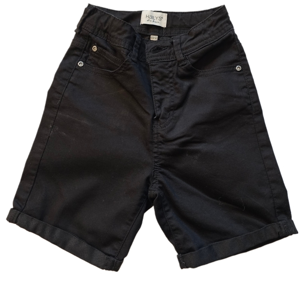 Black girls shorts "love denim"